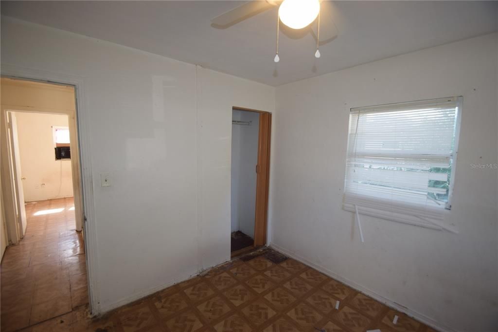 Active With Contract: $164,900 (3 beds, 1 baths, 1350 Square Feet)