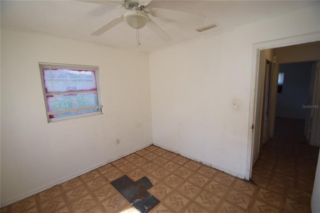 Active With Contract: $164,900 (3 beds, 1 baths, 1350 Square Feet)