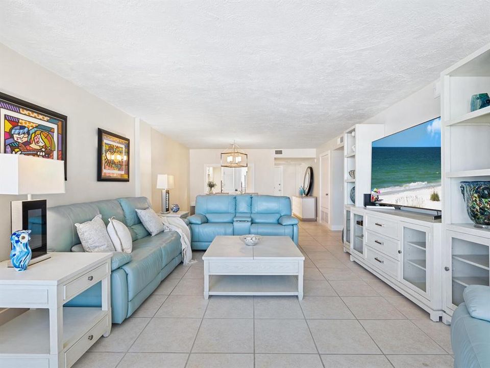 For Sale: $1,250,000 (2 beds, 2 baths, 1642 Square Feet)