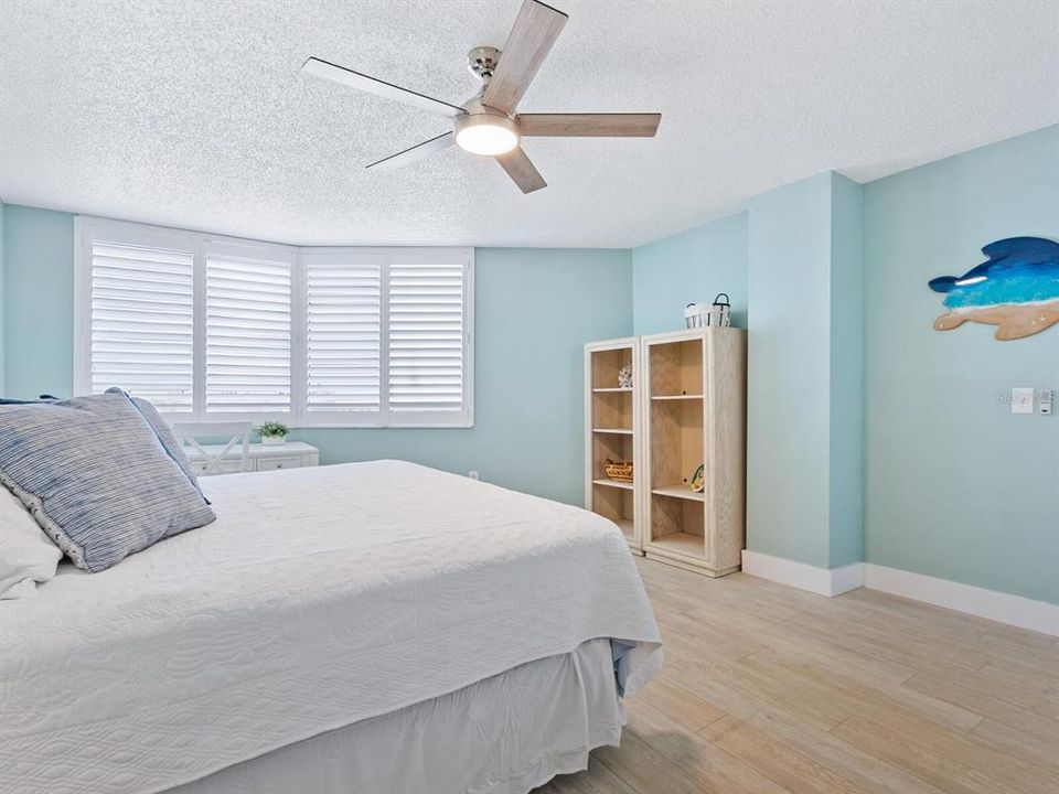 For Sale: $1,250,000 (2 beds, 2 baths, 1642 Square Feet)