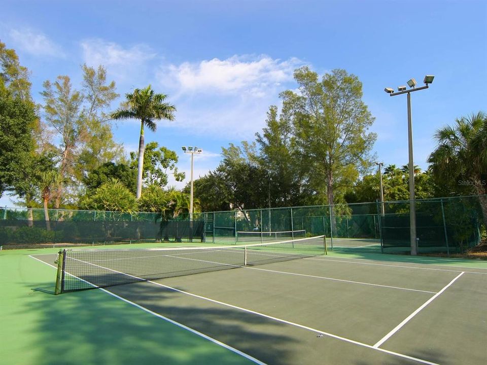 For Sale: $1,250,000 (2 beds, 2 baths, 1642 Square Feet)