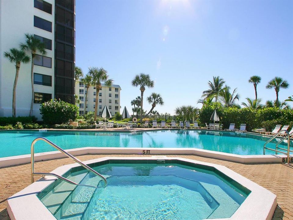 For Sale: $1,250,000 (2 beds, 2 baths, 1642 Square Feet)