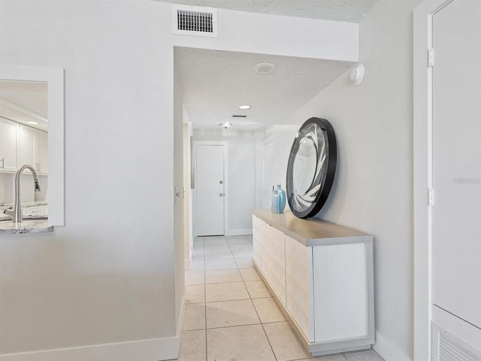 For Sale: $1,250,000 (2 beds, 2 baths, 1642 Square Feet)