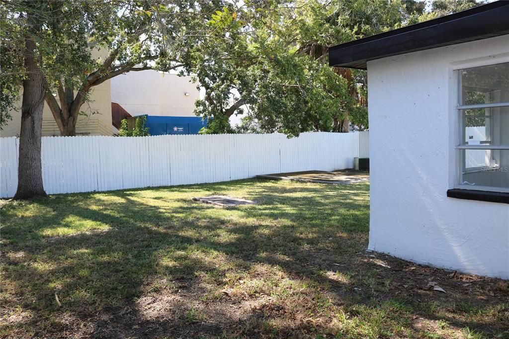 For Sale: $279,000 (3 beds, 2 baths, 1220 Square Feet)