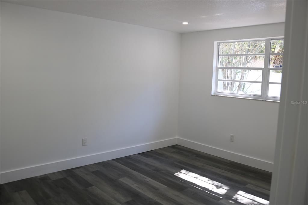 For Sale: $279,000 (3 beds, 2 baths, 1220 Square Feet)