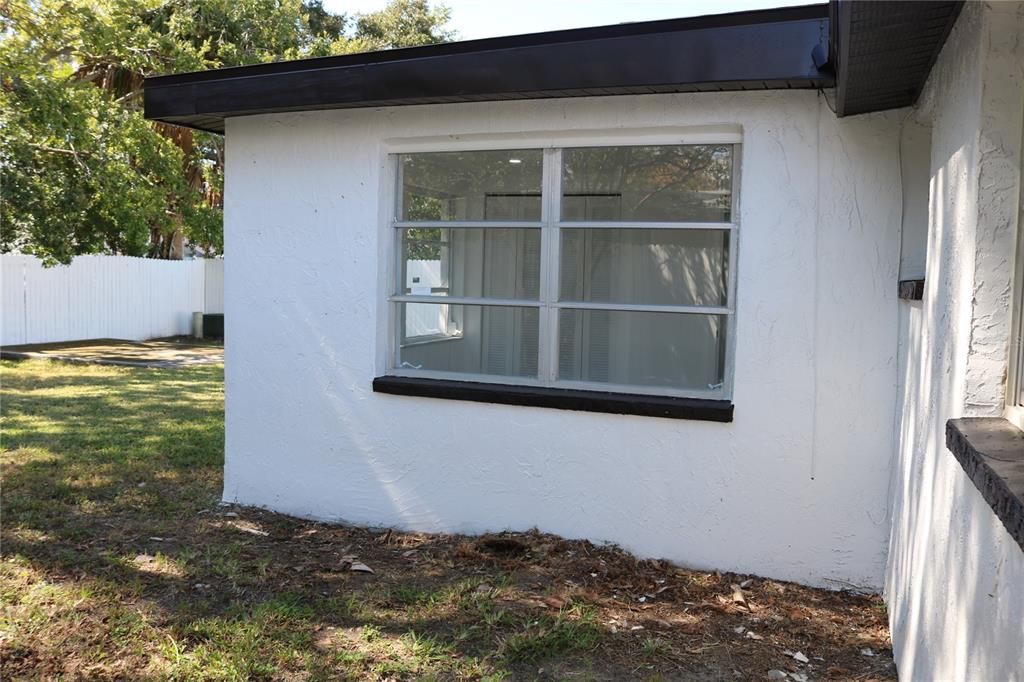 For Sale: $279,000 (3 beds, 2 baths, 1220 Square Feet)