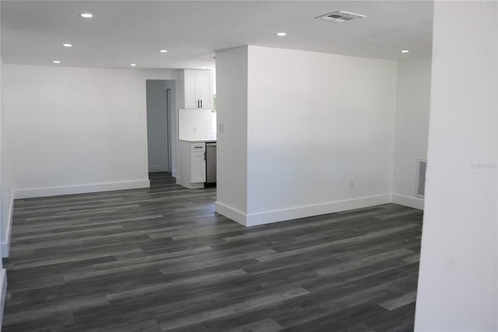 For Sale: $279,000 (3 beds, 2 baths, 1220 Square Feet)