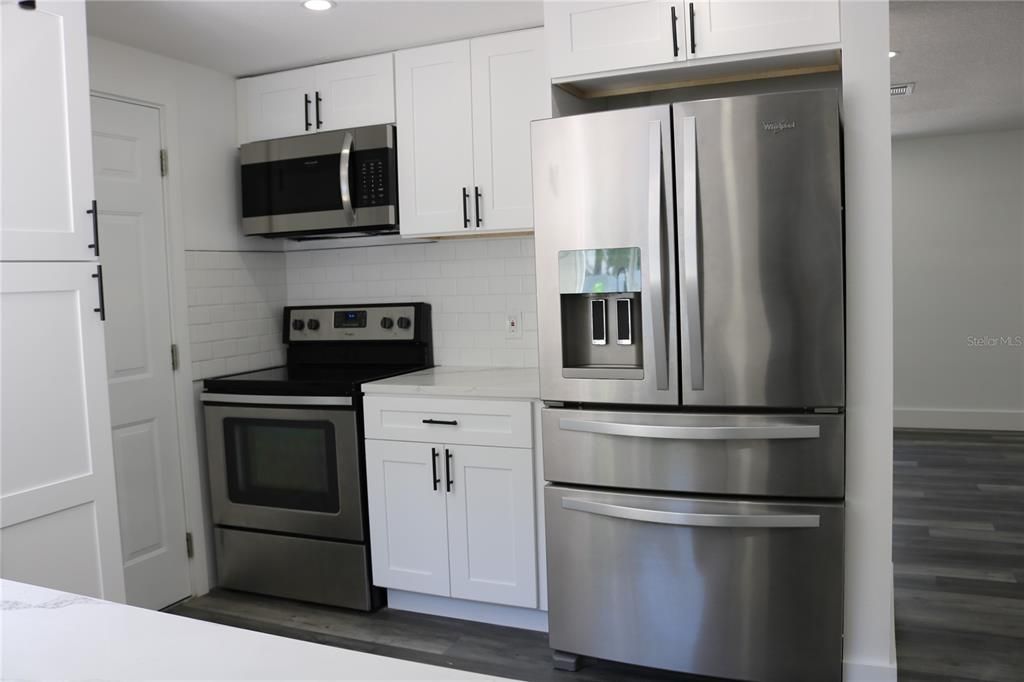 For Sale: $279,000 (3 beds, 2 baths, 1220 Square Feet)