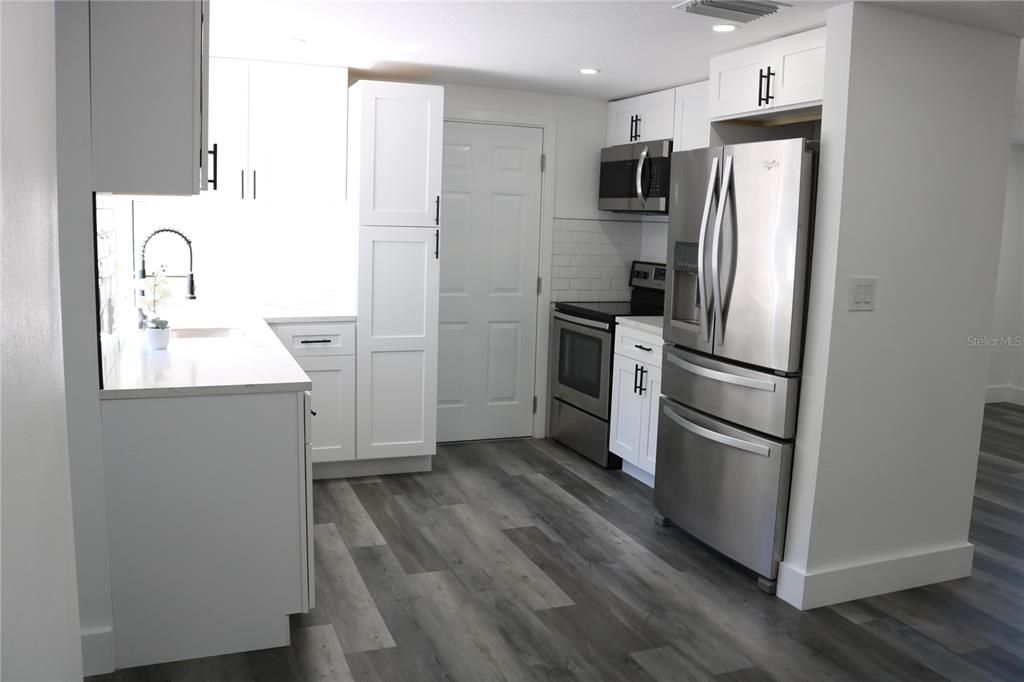 For Sale: $279,000 (3 beds, 2 baths, 1220 Square Feet)