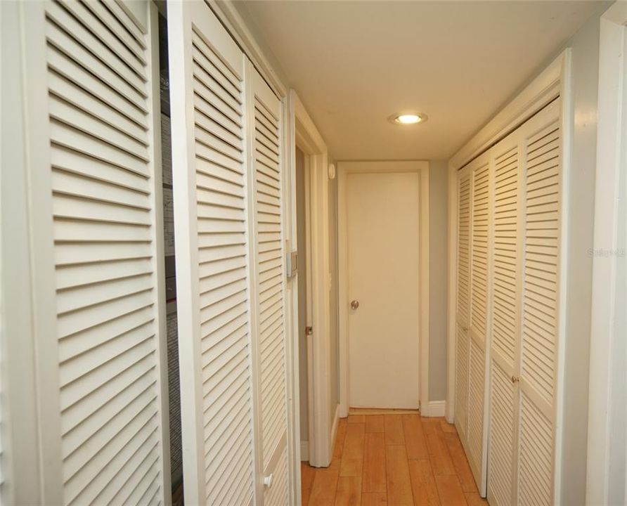 For Rent: $1,495 (2 beds, 2 baths, 975 Square Feet)