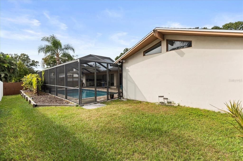 For Sale: $649,900 (4 beds, 2 baths, 2678 Square Feet)