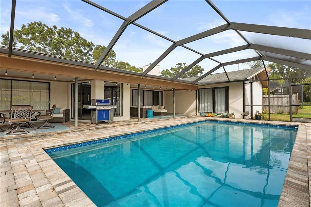 For Sale: $649,900 (4 beds, 2 baths, 2678 Square Feet)