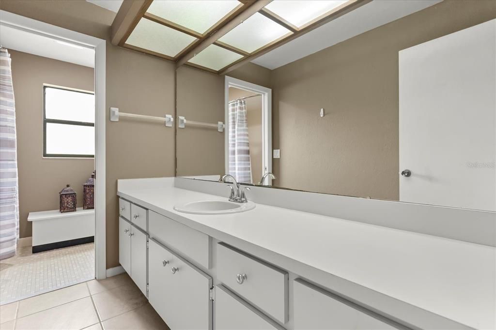 For Sale: $649,900 (4 beds, 2 baths, 2678 Square Feet)