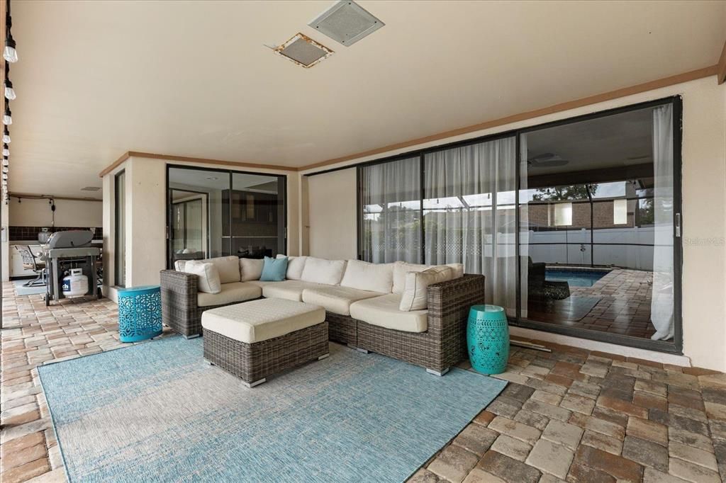 For Sale: $649,900 (4 beds, 2 baths, 2678 Square Feet)