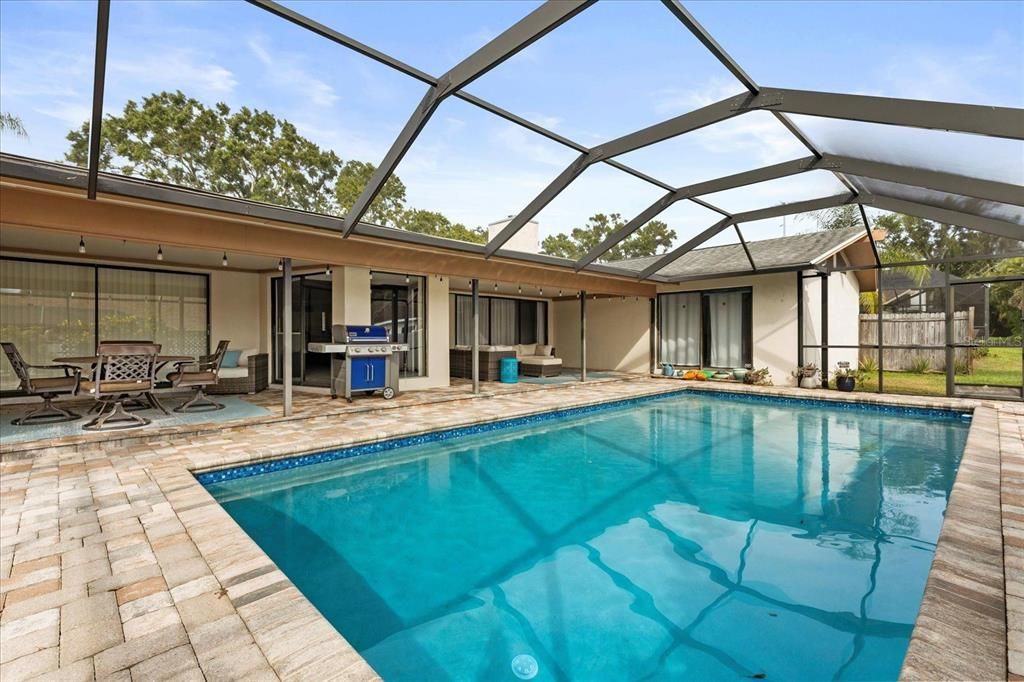 For Sale: $649,900 (4 beds, 2 baths, 2678 Square Feet)