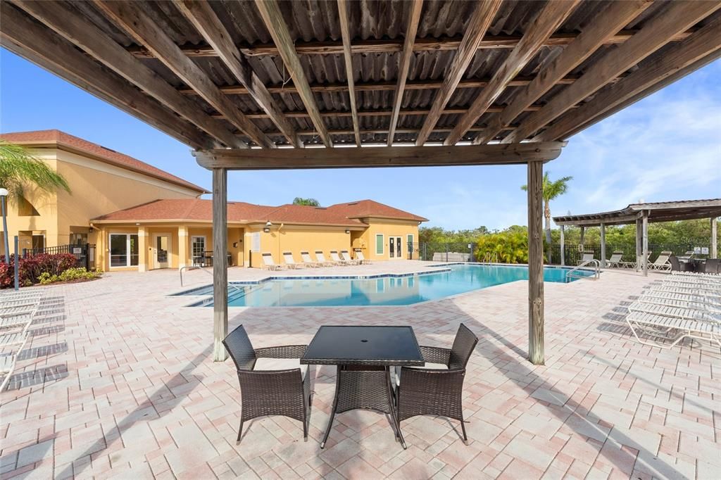 待售: $270,000 (2 贝兹, 2 浴室, 1153 平方英尺)