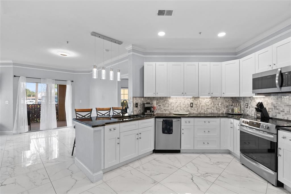 待售: $270,000 (2 贝兹, 2 浴室, 1153 平方英尺)