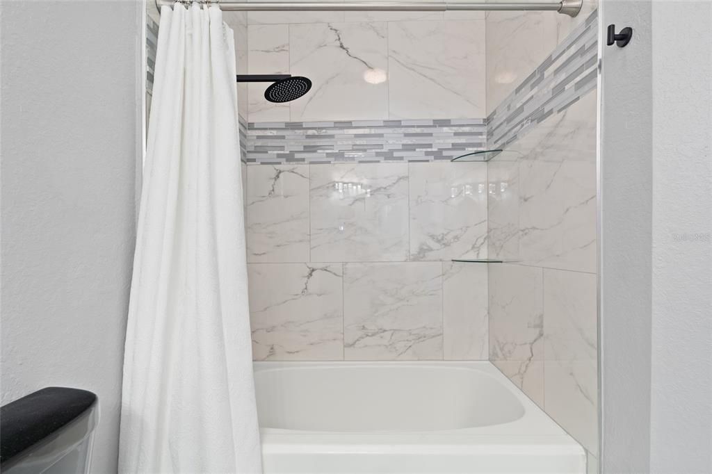 待售: $270,000 (2 贝兹, 2 浴室, 1153 平方英尺)