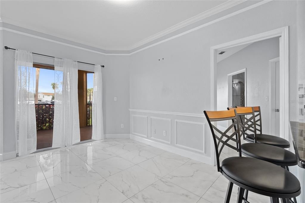 待售: $270,000 (2 贝兹, 2 浴室, 1153 平方英尺)