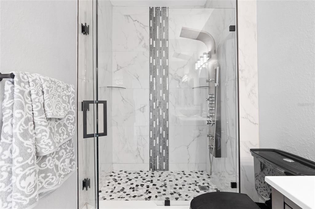 待售: $270,000 (2 贝兹, 2 浴室, 1153 平方英尺)