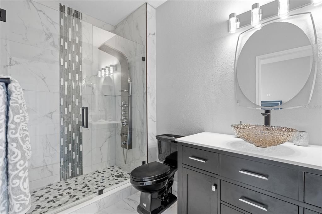 待售: $270,000 (2 贝兹, 2 浴室, 1153 平方英尺)