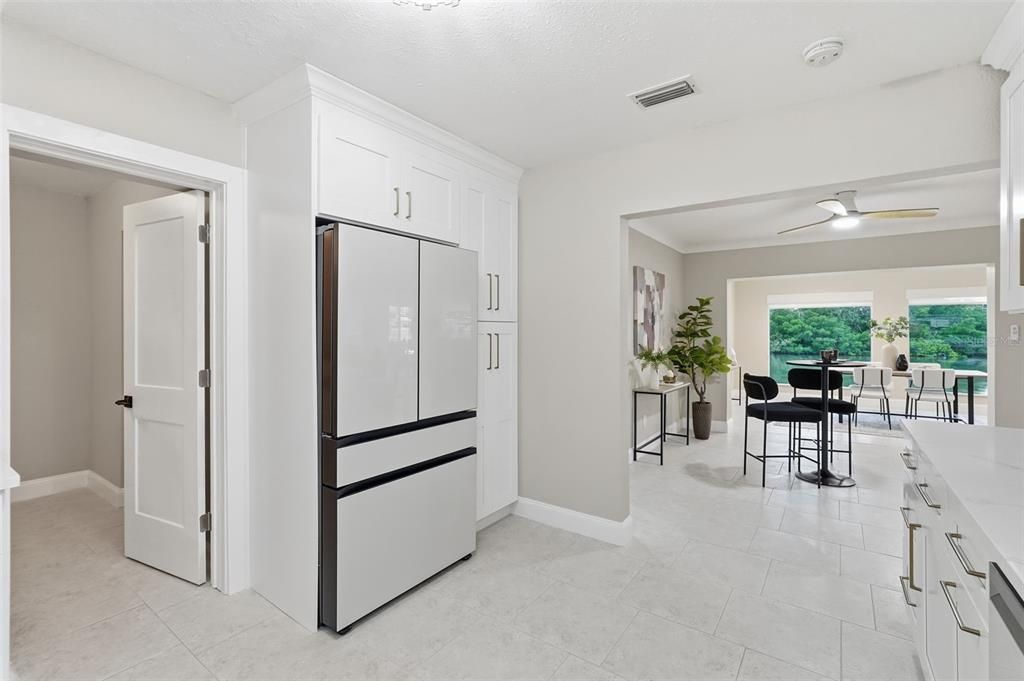 En Venta: $1,050,000 (3 camas, 2 baños, 2098 Pies cuadrados)