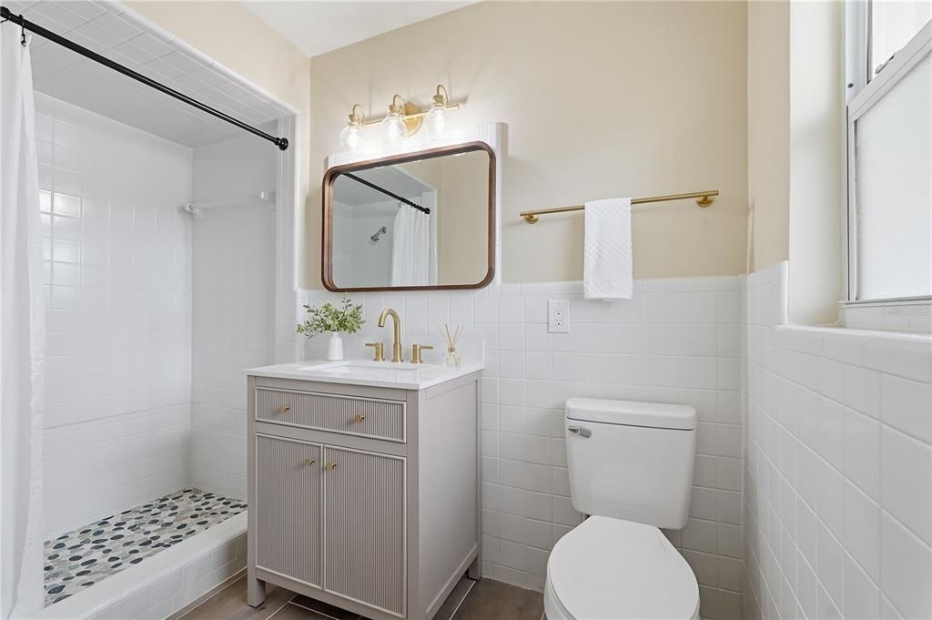 En Venta: $1,050,000 (3 camas, 2 baños, 2098 Pies cuadrados)