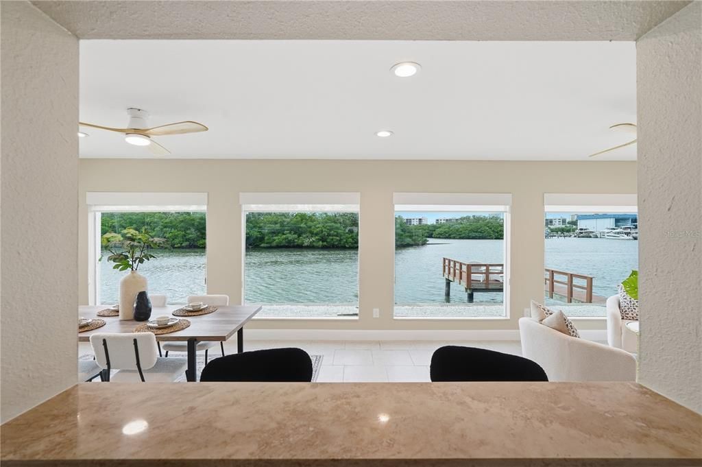 En Venta: $1,050,000 (3 camas, 2 baños, 2098 Pies cuadrados)