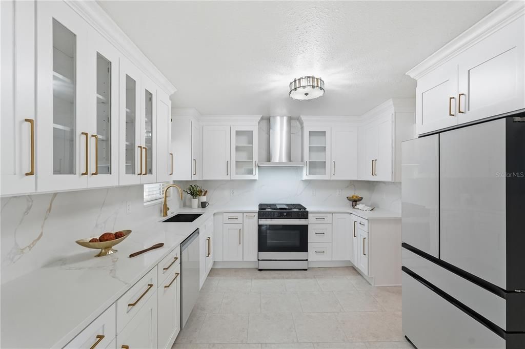 En Venta: $1,050,000 (3 camas, 2 baños, 2098 Pies cuadrados)