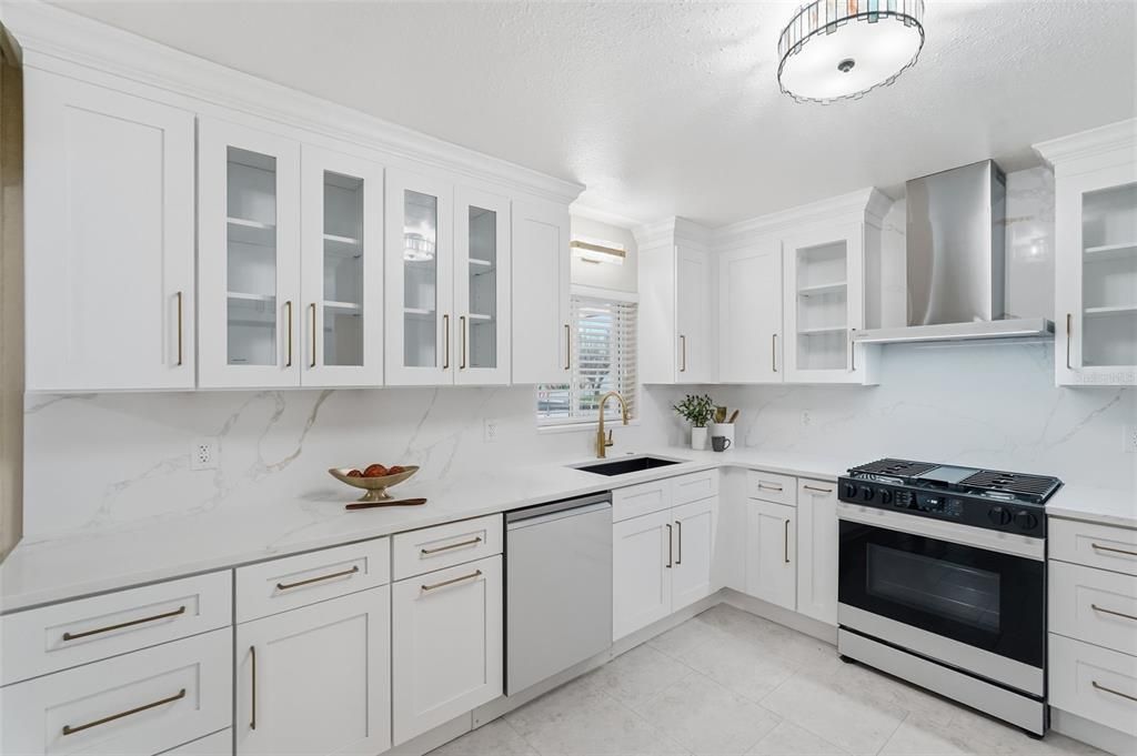 En Venta: $1,050,000 (3 camas, 2 baños, 2098 Pies cuadrados)