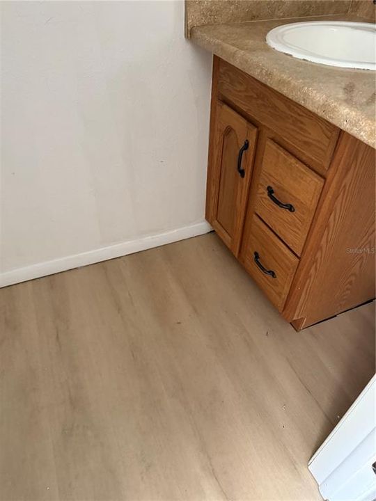 For Rent: $1,375 (2 beds, 1 baths, 1100 Square Feet)