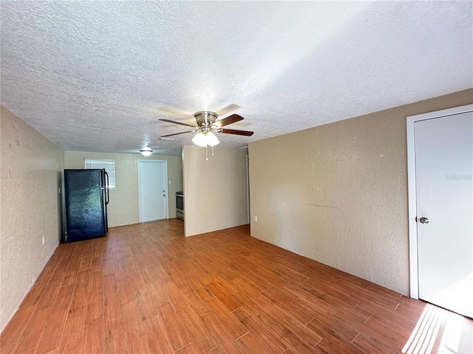 For Rent: $1,200 (2 beds, 1 baths, 672 Square Feet)
