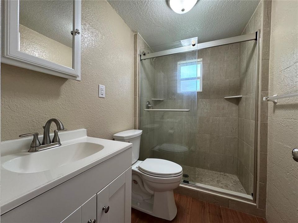 For Rent: $1,200 (2 beds, 1 baths, 672 Square Feet)