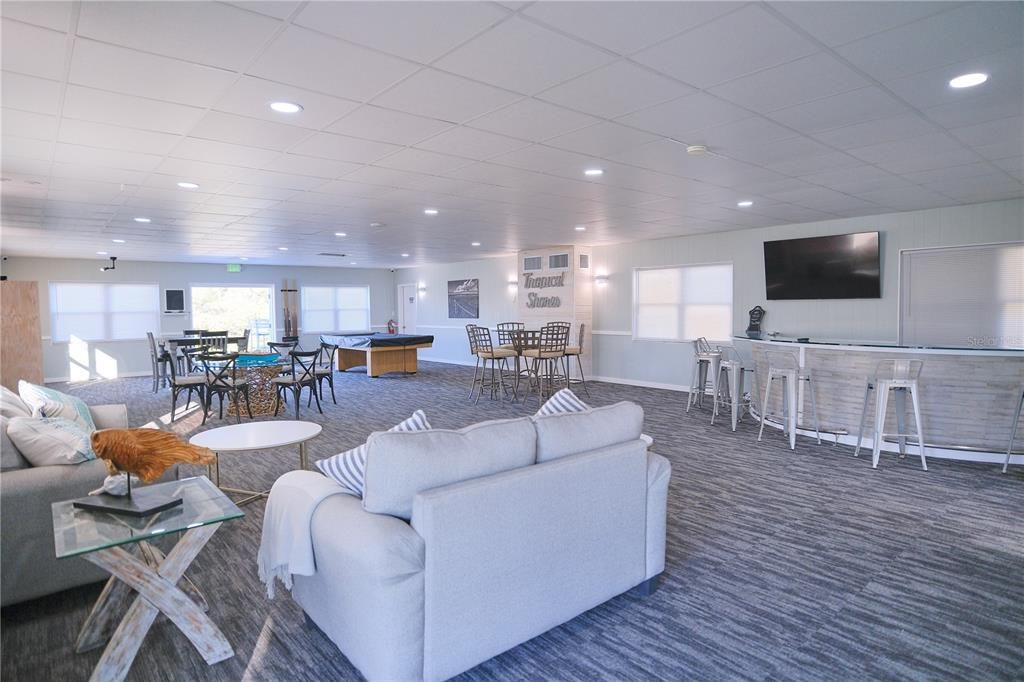 Под контрактом: $425,000 (2 спален, 2 ванн, 992 Квадратных фут)