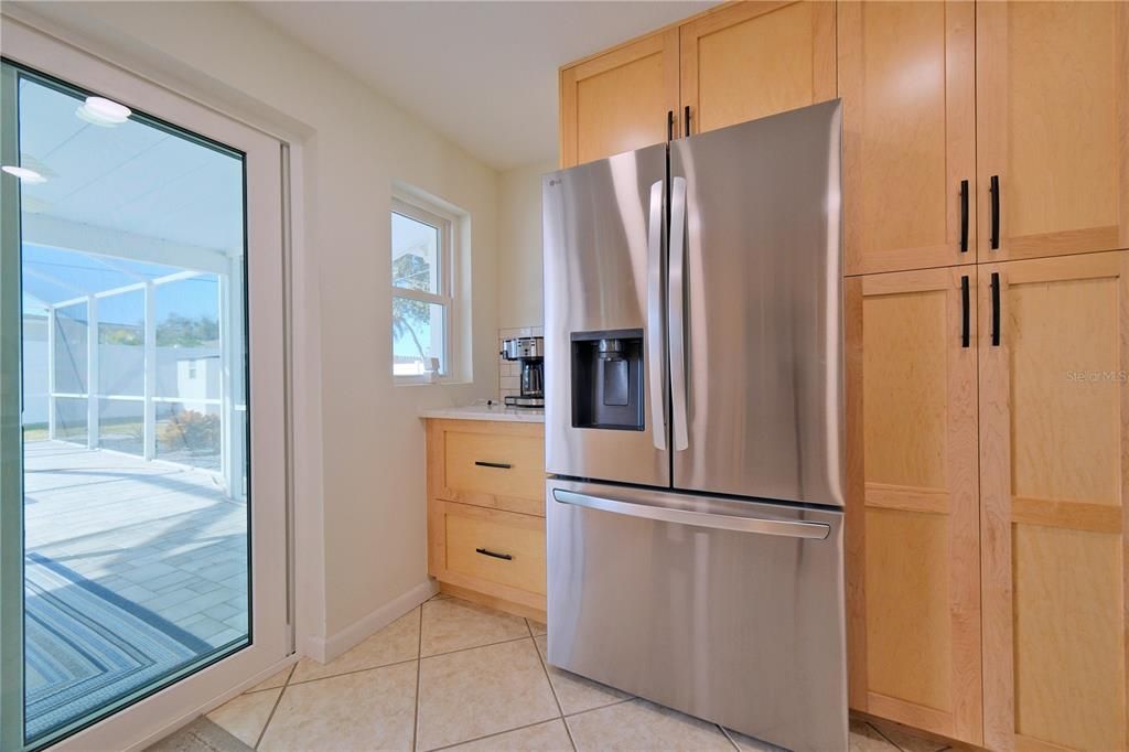 Под контрактом: $425,000 (2 спален, 2 ванн, 992 Квадратных фут)