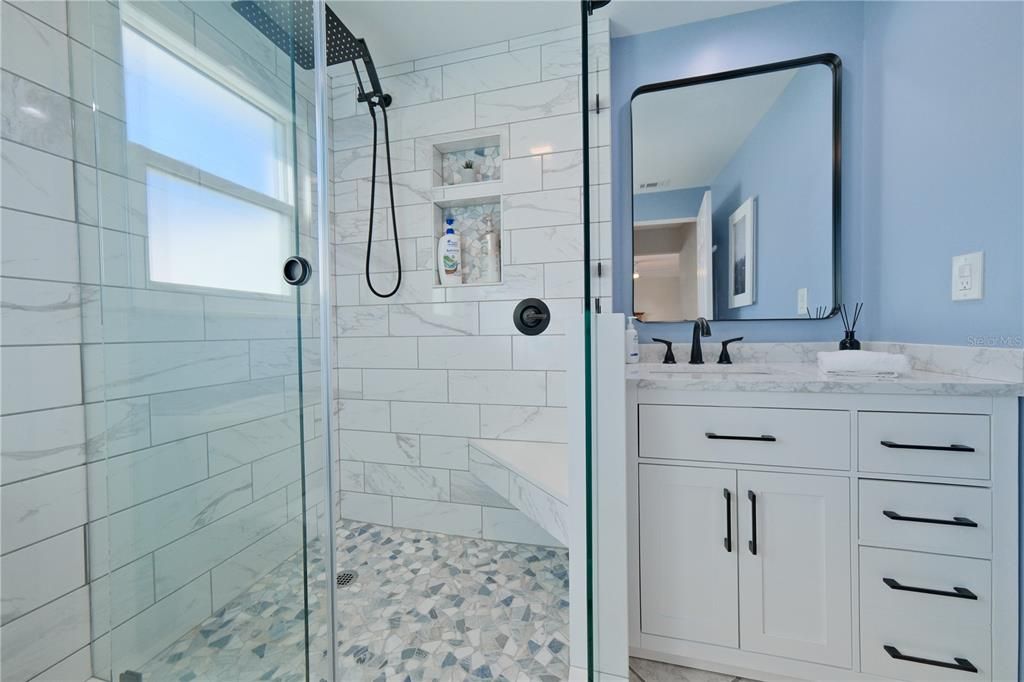 Под контрактом: $425,000 (2 спален, 2 ванн, 992 Квадратных фут)