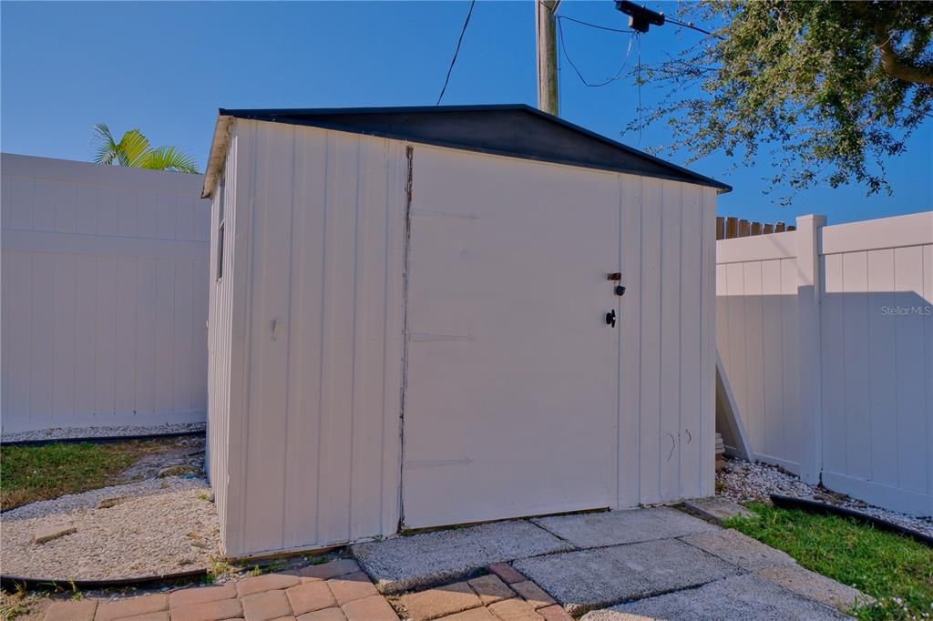 Под контрактом: $425,000 (2 спален, 2 ванн, 992 Квадратных фут)