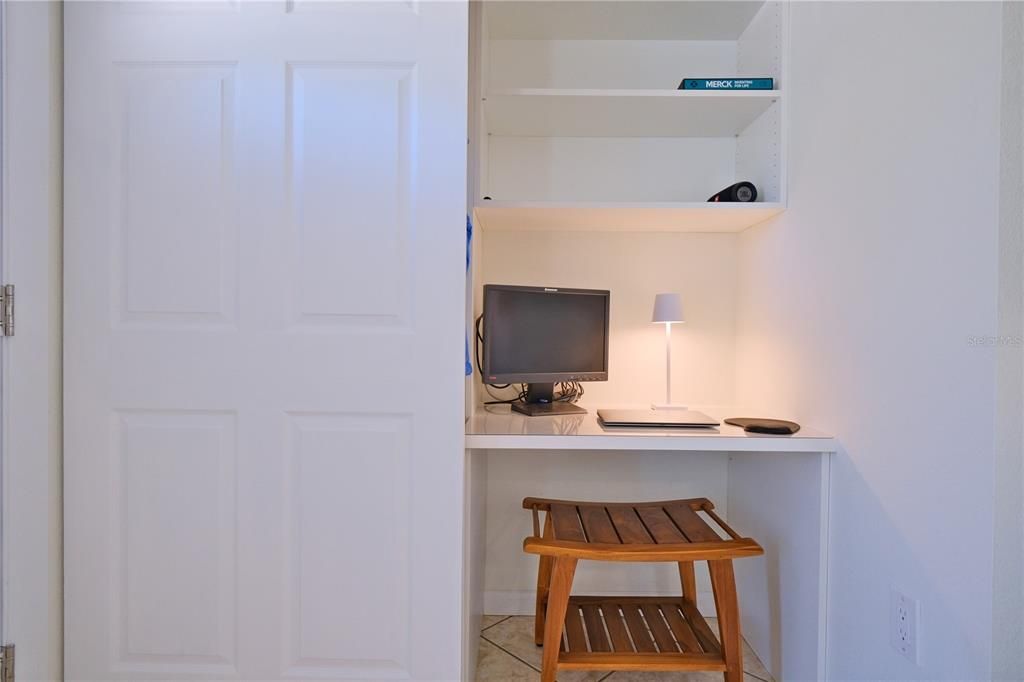 Под контрактом: $425,000 (2 спален, 2 ванн, 992 Квадратных фут)