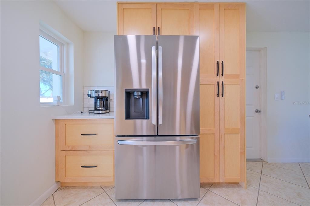 Под контрактом: $425,000 (2 спален, 2 ванн, 992 Квадратных фут)