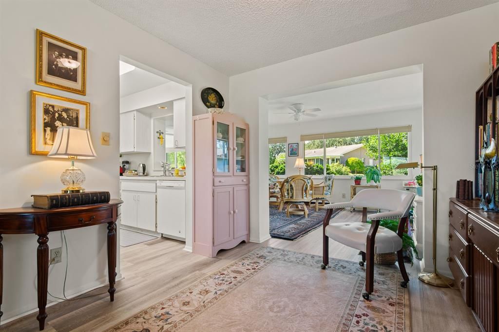 For Sale: $405,000 (2 beds, 2 baths, 1488 Square Feet)