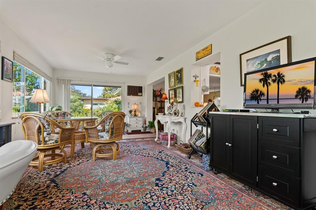 For Sale: $405,000 (2 beds, 2 baths, 1488 Square Feet)