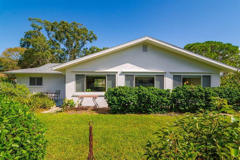 For Sale: $405,000 (2 beds, 2 baths, 1488 Square Feet)