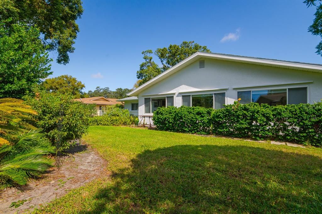 For Sale: $405,000 (2 beds, 2 baths, 1488 Square Feet)