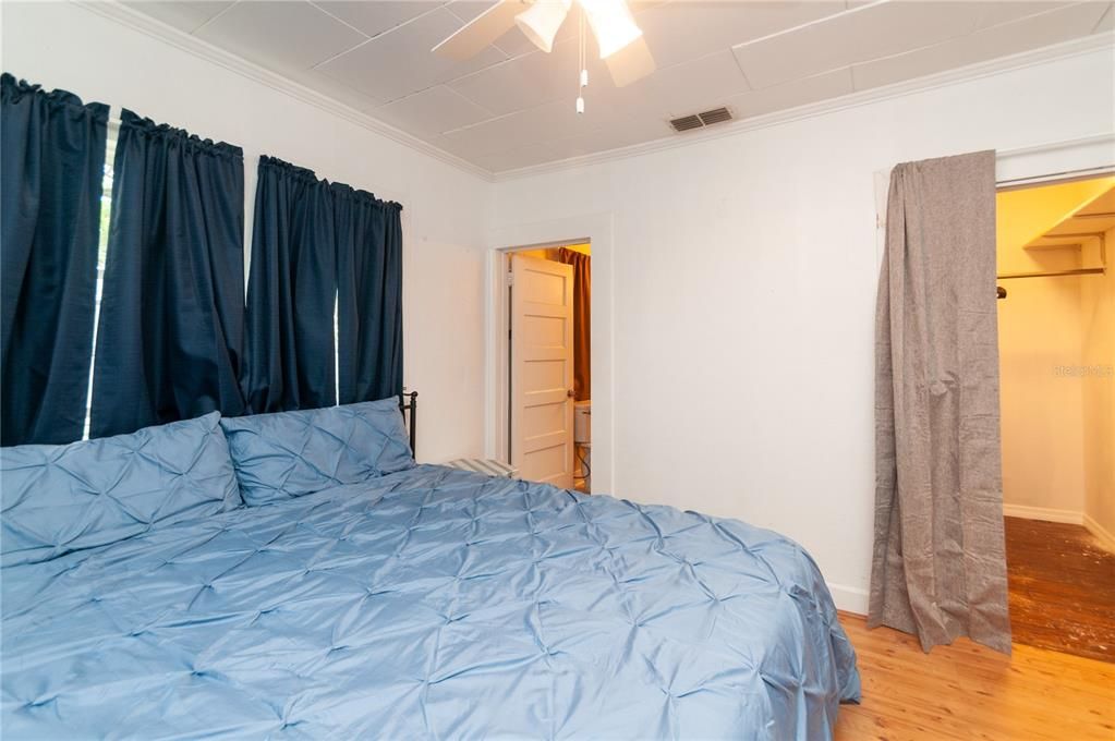 出租: $2,550 (2 贝兹, 2 浴室, 980 平方英尺)