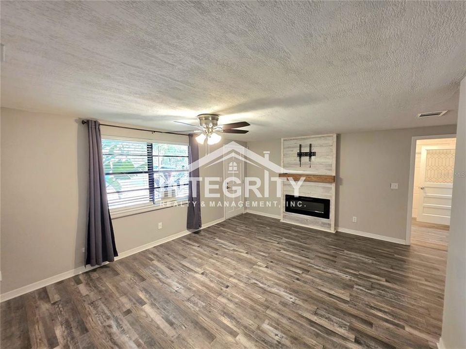 В аренду: $2,100 (2 спален, 2 ванн, 938 Квадратных фут)