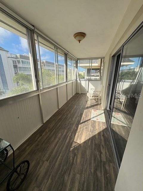 В аренду: $2,300 (2 спален, 2 ванн, 1133 Квадратных фут)