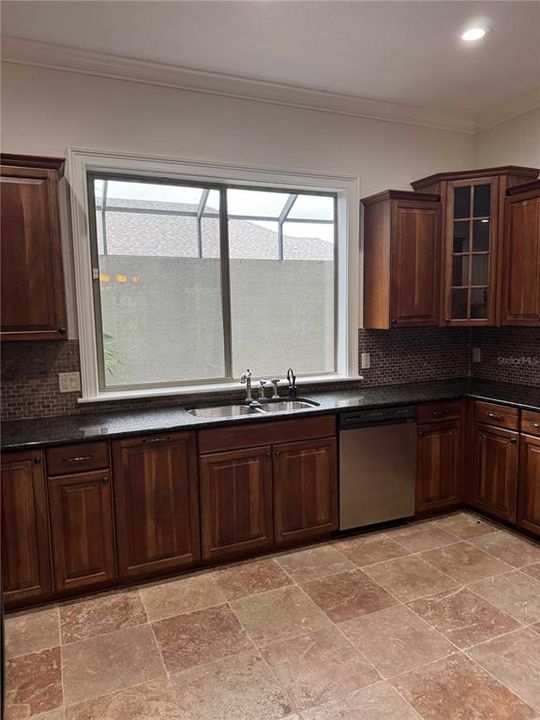 En Venta: $799,000 (4 camas, 2 baños, 2943 Pies cuadrados)