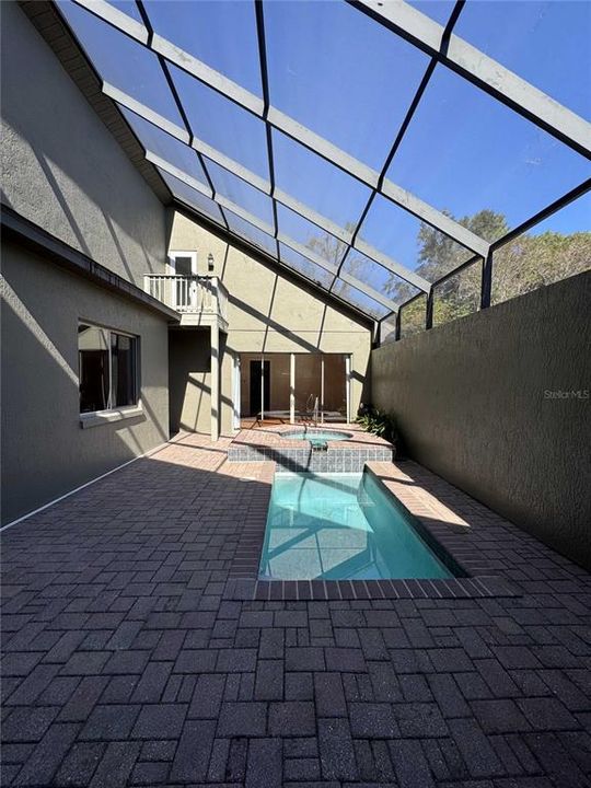 En Venta: $799,000 (4 camas, 2 baños, 2943 Pies cuadrados)