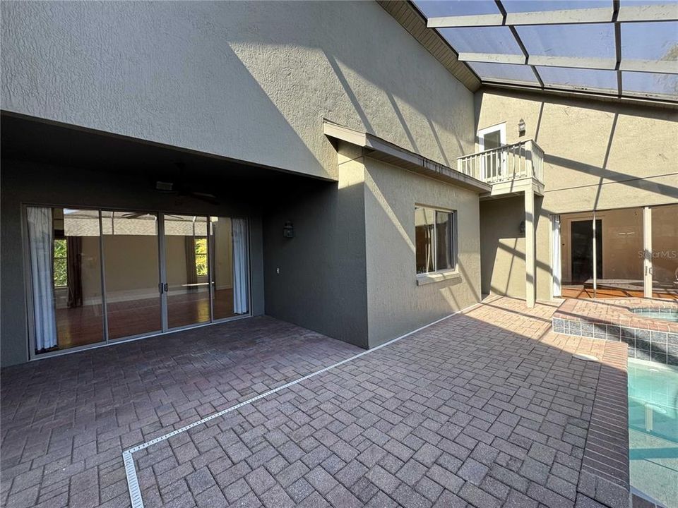 En Venta: $799,000 (4 camas, 2 baños, 2943 Pies cuadrados)