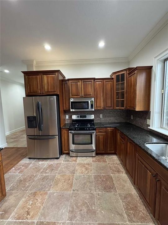 En Venta: $799,000 (4 camas, 2 baños, 2943 Pies cuadrados)